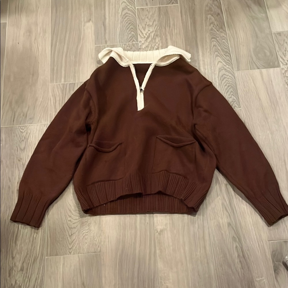 Commense Women’s Brown and White Q-Zip Sweater Size: S